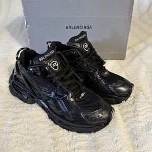 Balenciaga Runner Triple Black Sneakers 11/44
